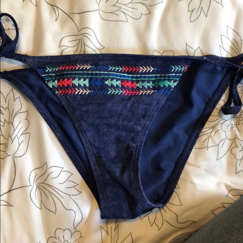 Aerie Bottoms